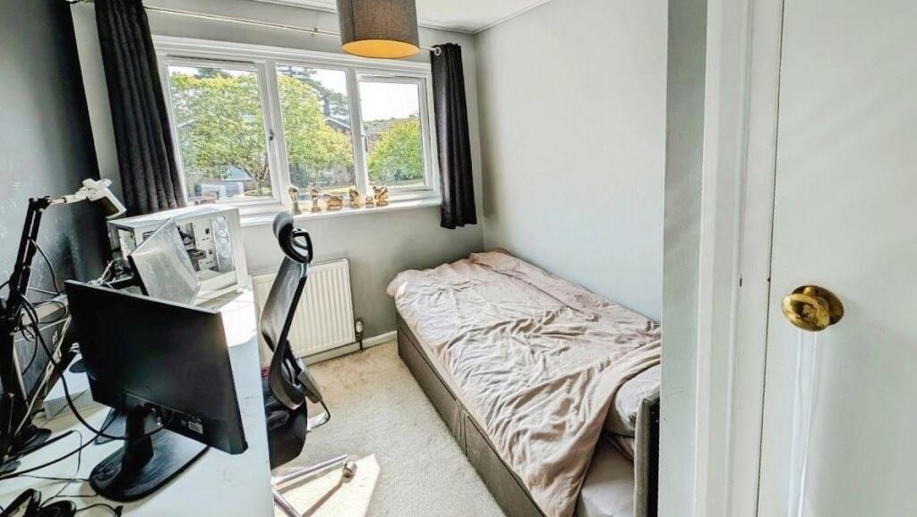 145 Finch bed 3 a.jpg