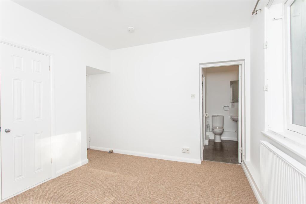 F1 8 Hampstead Hill Gnds-17.jpg