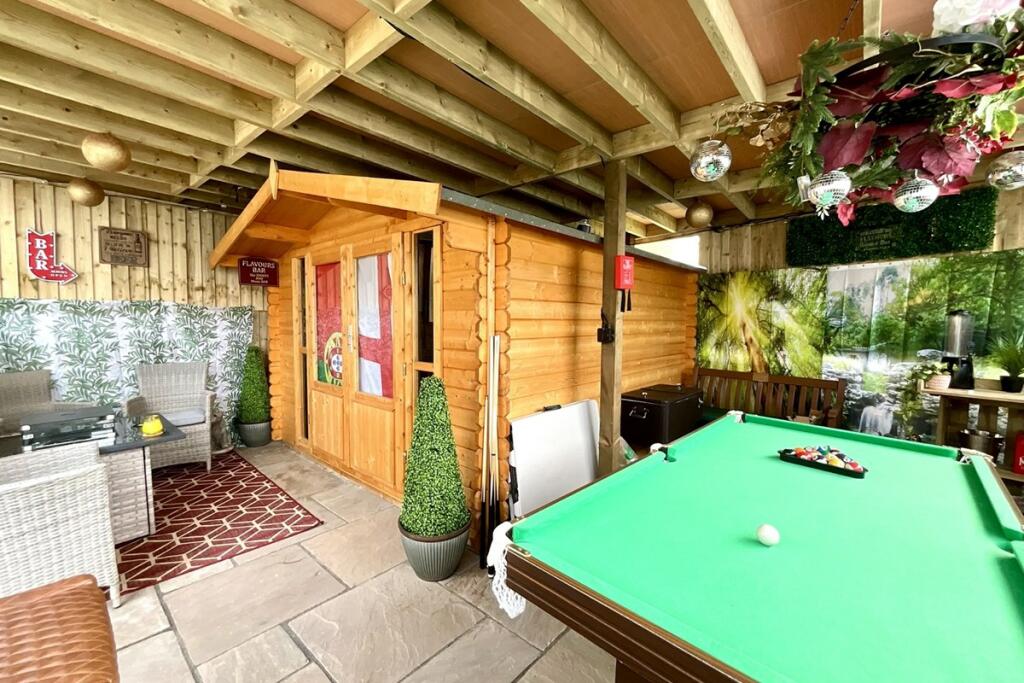 garden bar &amp; games r