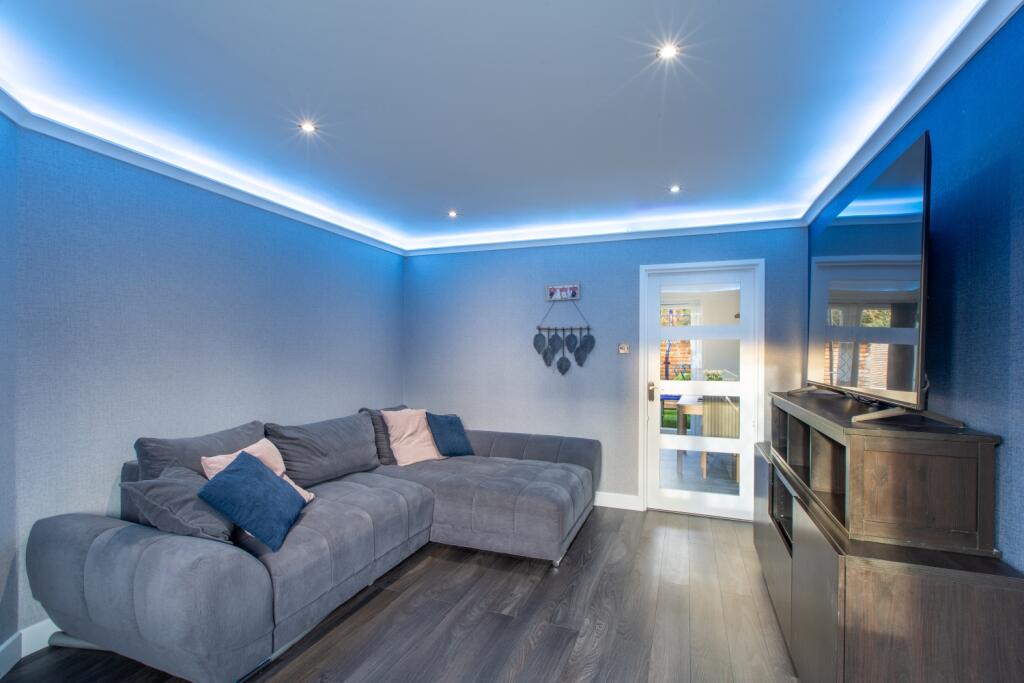 Rosemount Drive - Living Room - EweMove Pontefract