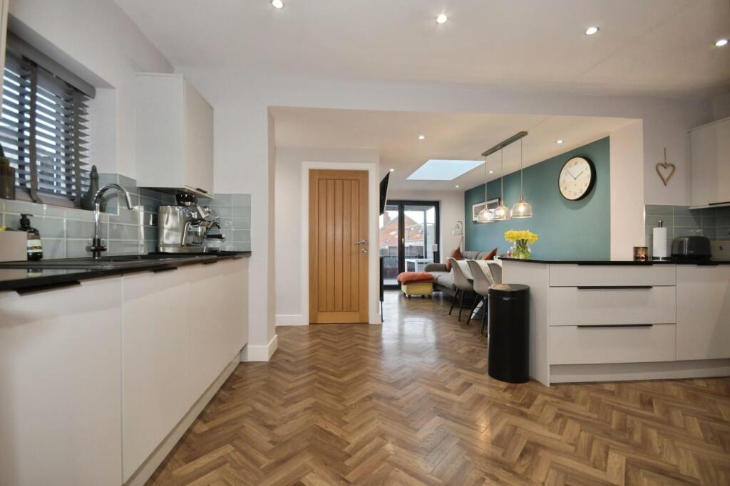 KITCHEN DINER 01.jpg