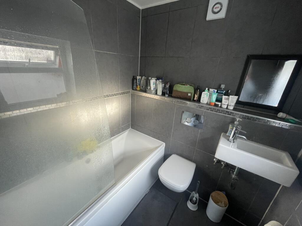 Bathroom-2-scaled.jpeg
