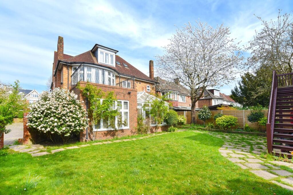 Beachcroft 18r Manor House Drive (1).JPG