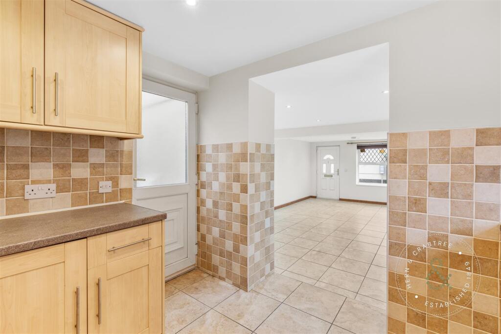 Cardiff Road, HernCrabtree (12).jpg