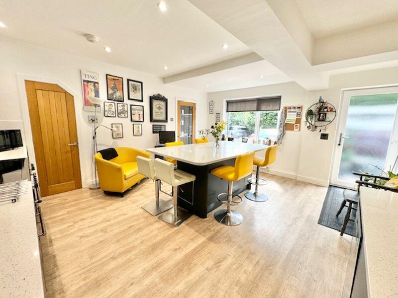 Kitchen diner view 4