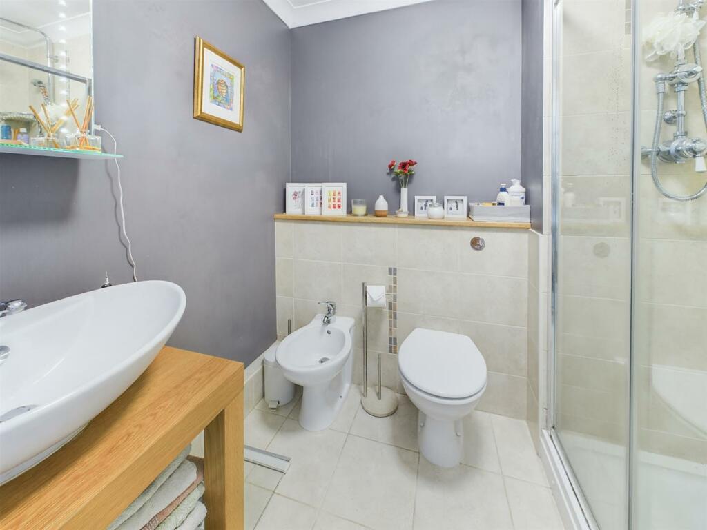 Bedroom One En-suite