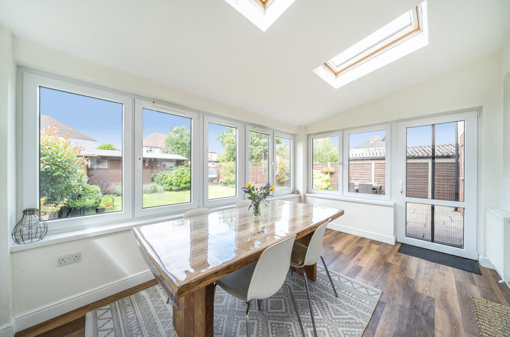 1310428-16-685eae...