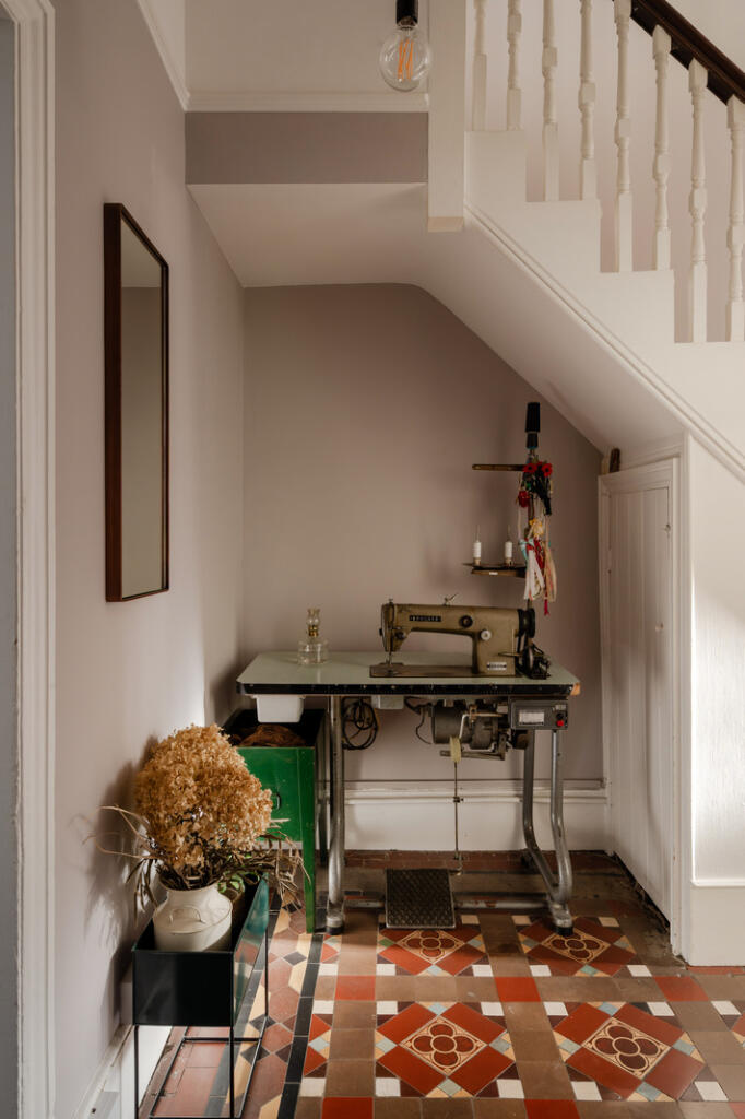 322849 - Tottenhall Road, London N13 - high res...