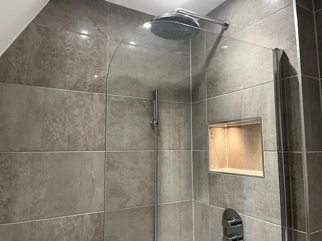 32 Manor Gardens photo 2.jpg