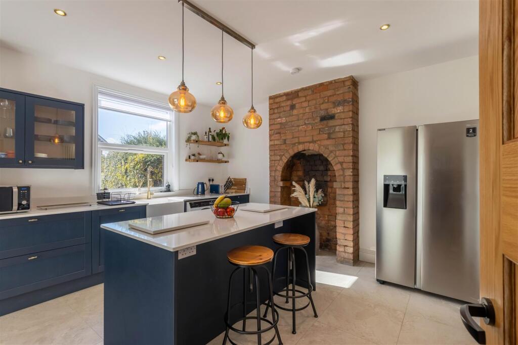 44 Raddlebarn Road 3