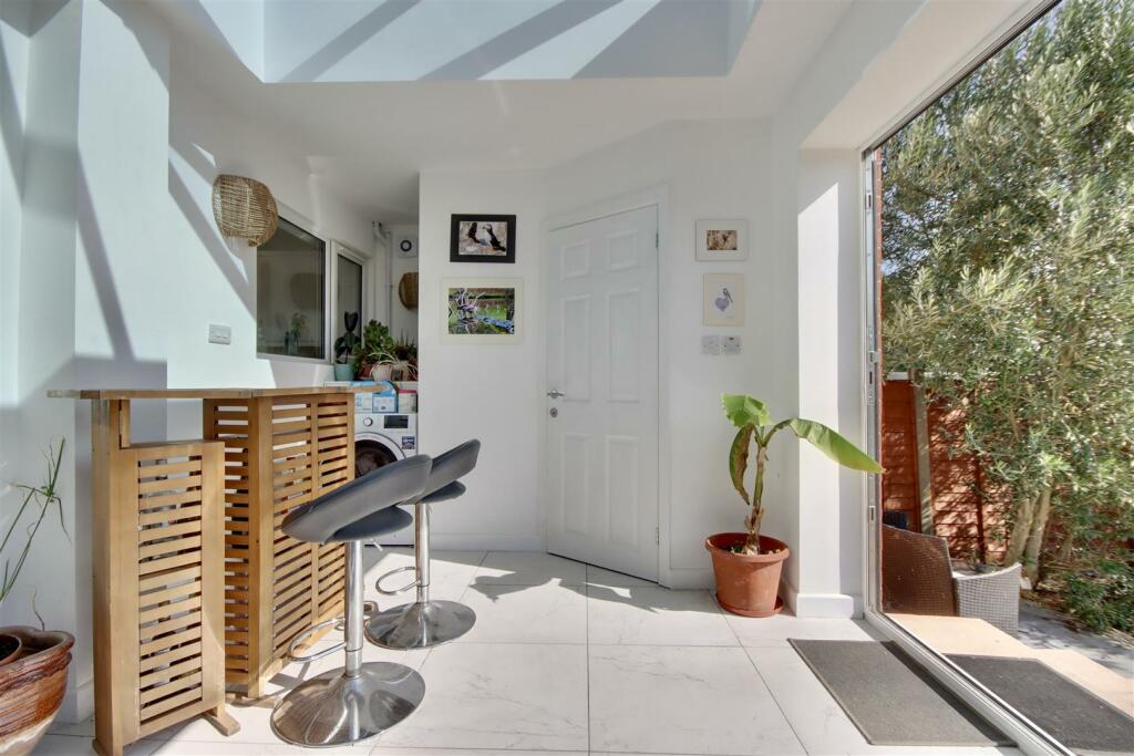 SUN ROOM
