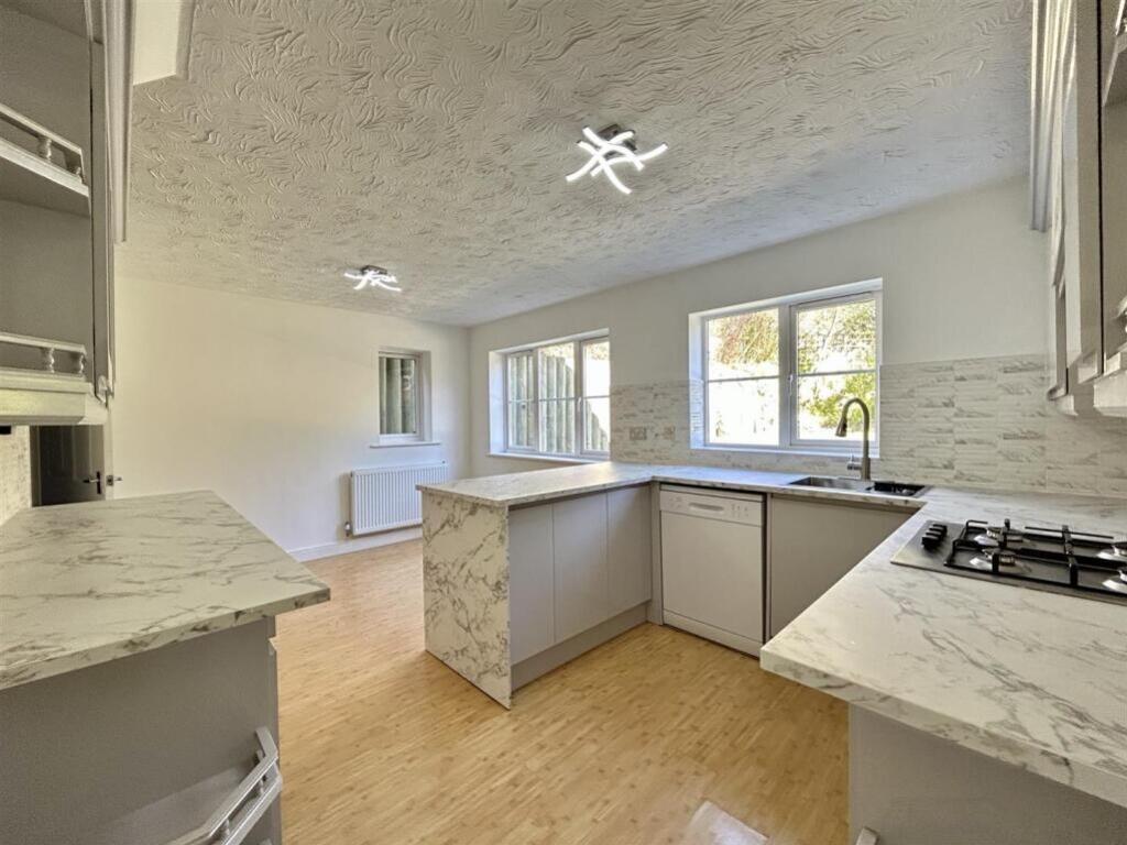 287765_33852696_IMG_03_0000