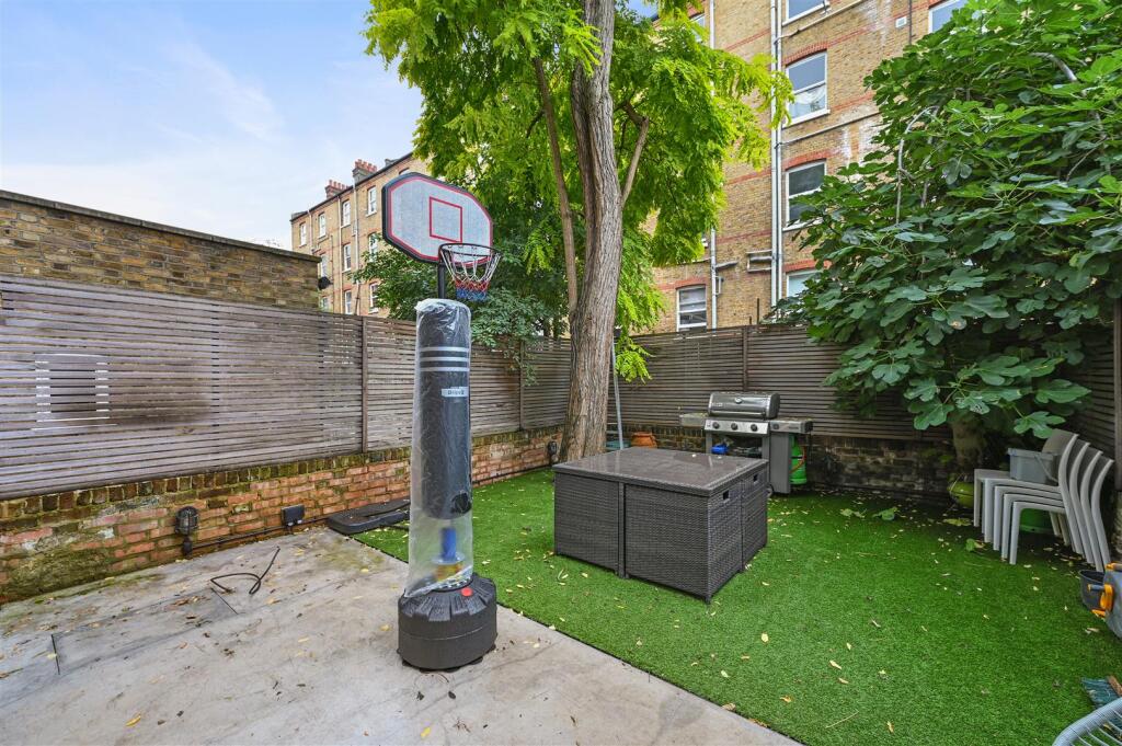 Gratton Road - Garden1 (1).JPG