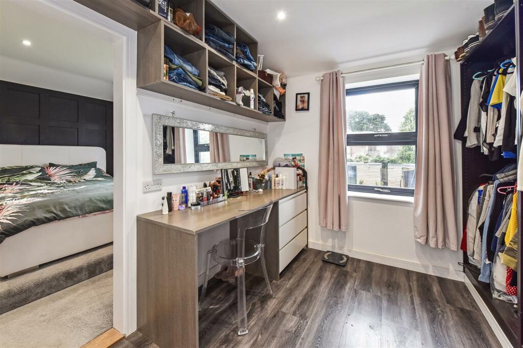 DRESSING ROOM