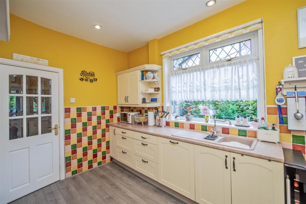 Fitted Kitchen: