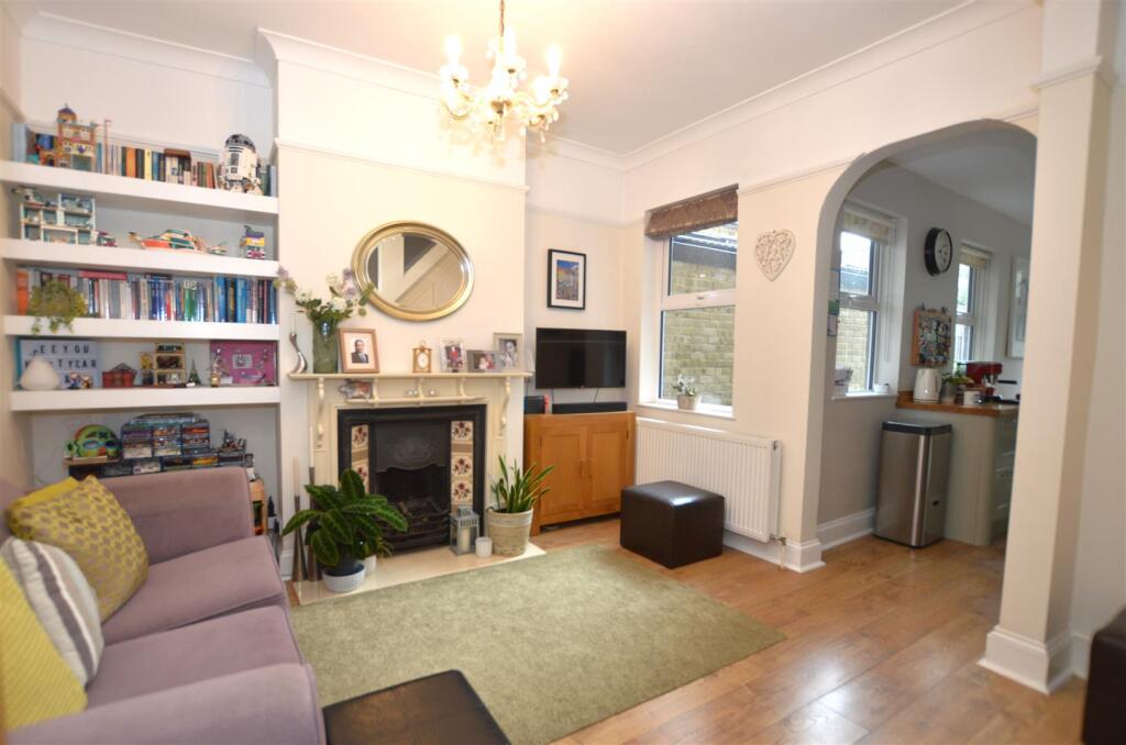 7 Park Road dining room.JPG