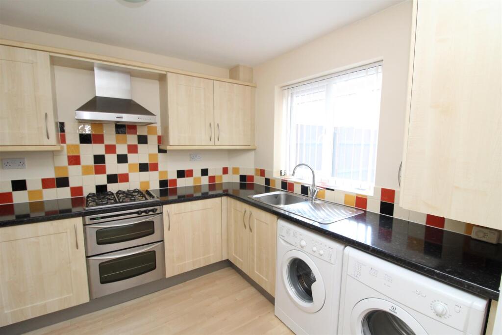 Sutherland Grove, Bletchley