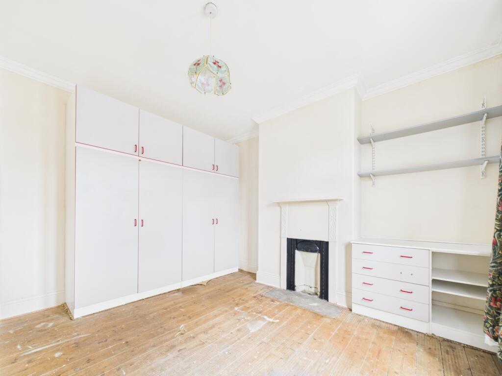 CAM02195G0-PR0079-STILL016