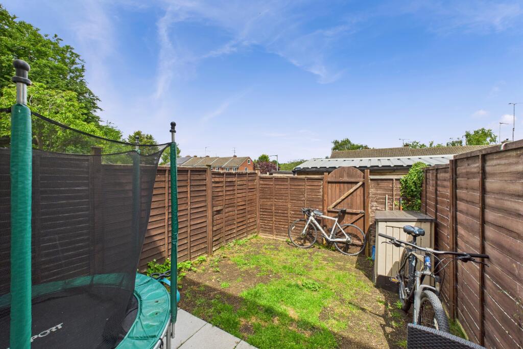 CAM05454G0-PR0005-STILL008