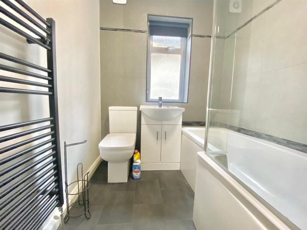 Family Bathroom.jpg