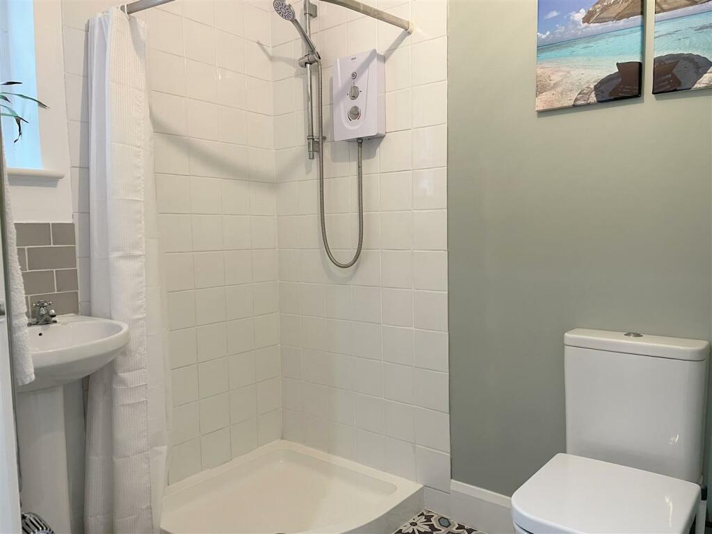 Shower Room 1.JPG