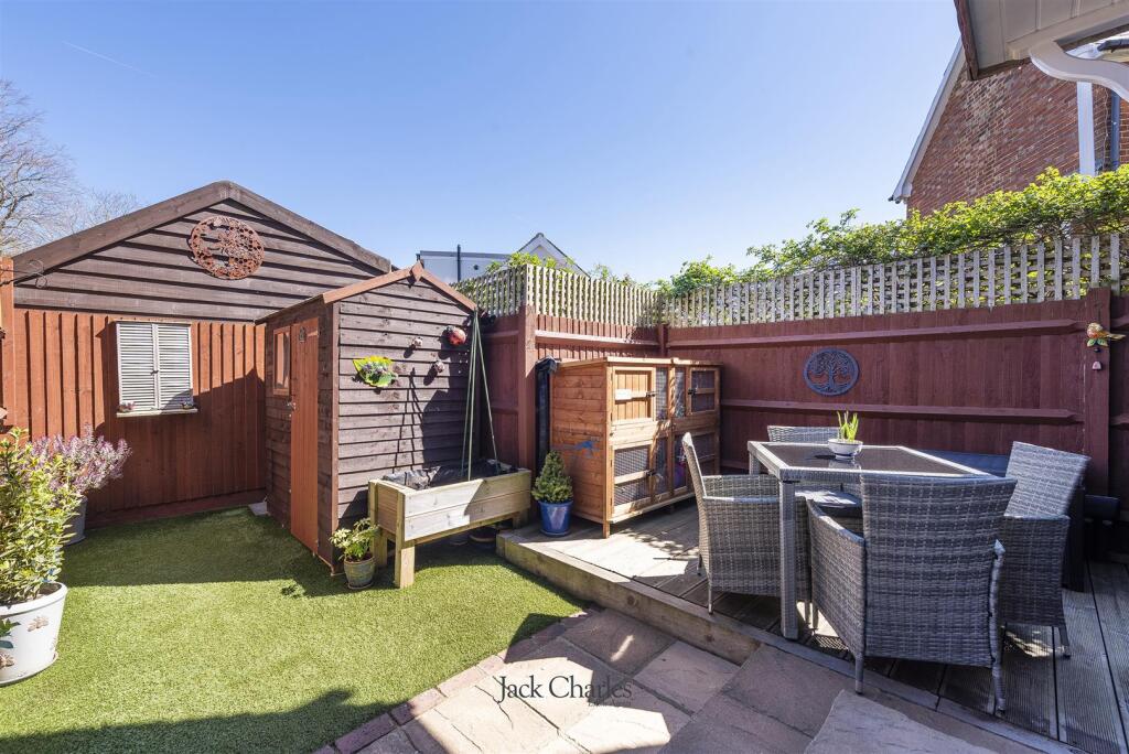 Robin Cottage, TN12 5AR 012.jpg