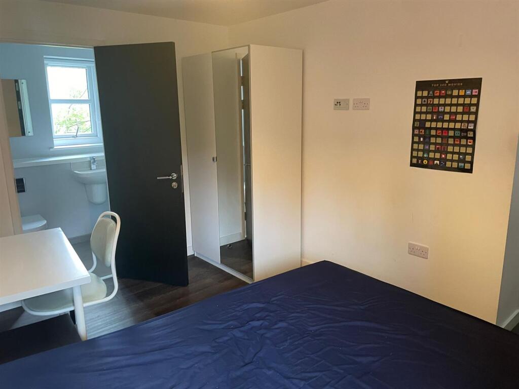 room 5 .jpeg 3.jpeg