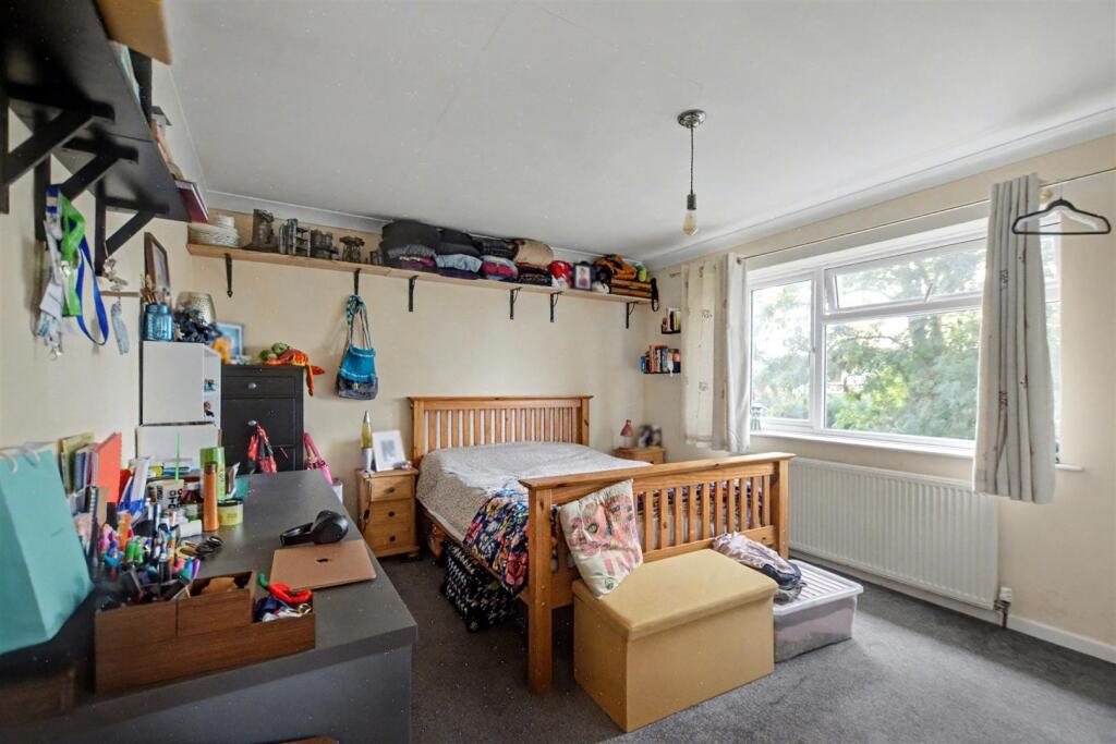 Bedroom 1_1.jpeg