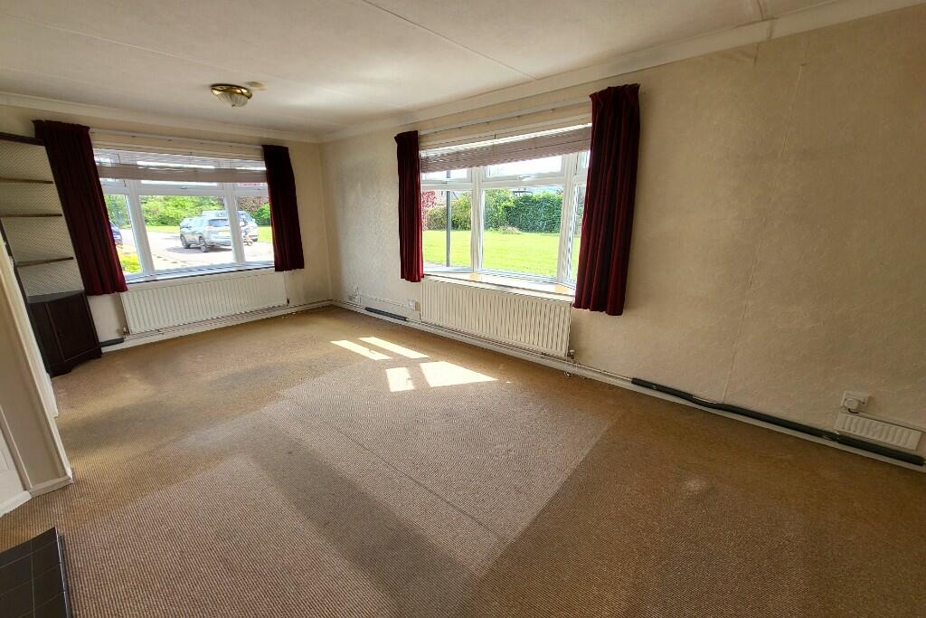 17' Sitting Room 