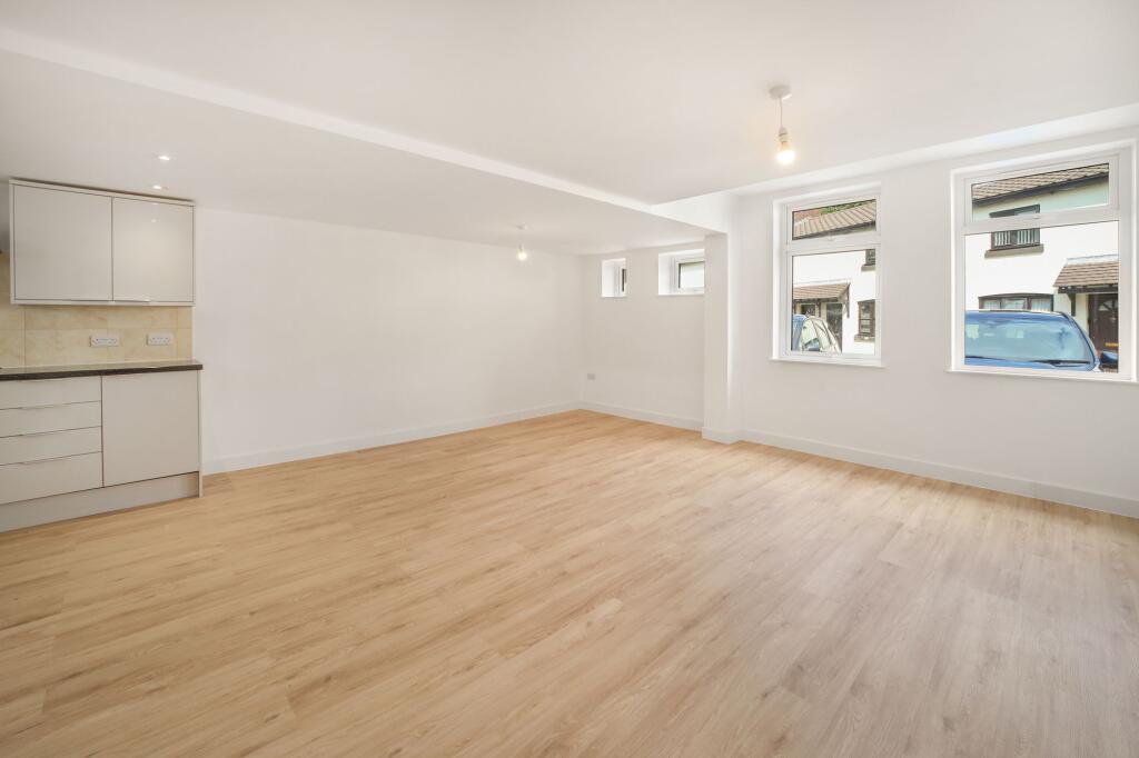Kitchen/Living Area