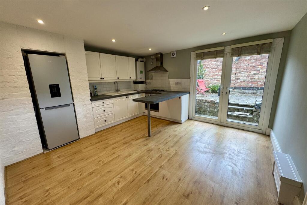 85 Montpellier Villas - Kitchen