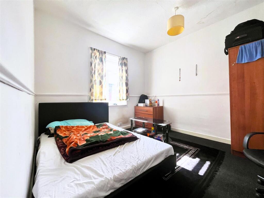 Bedroom 3 25 Lambton.jpg