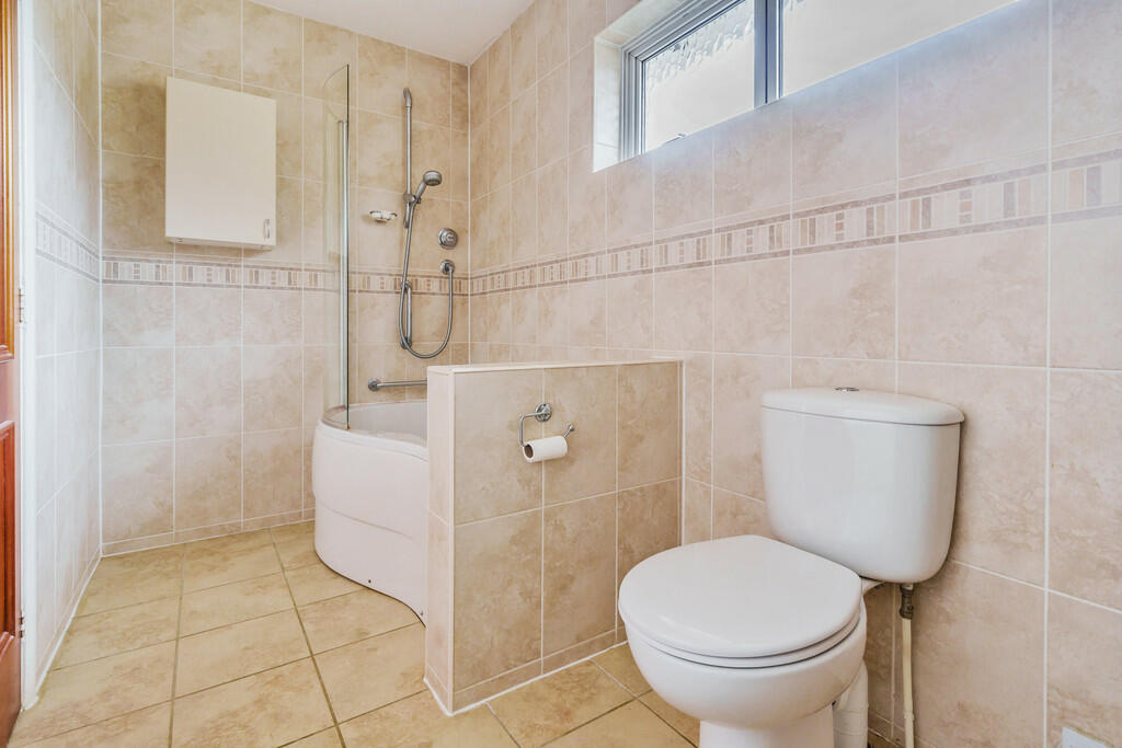 En-Suite Bathroom