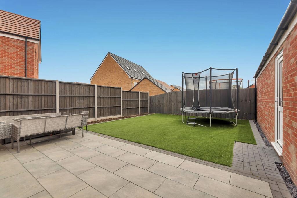 Garden &amp; Entertainment Patio