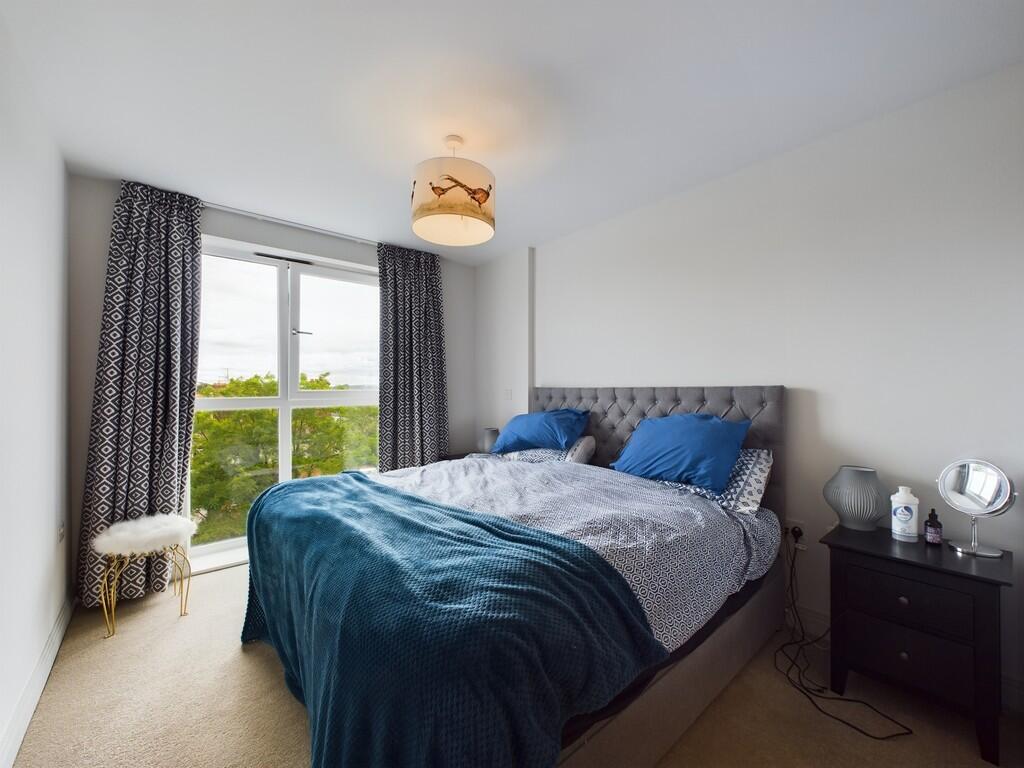 CAM04018G0-PR0018...