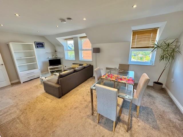 Sitting/Dining Room
