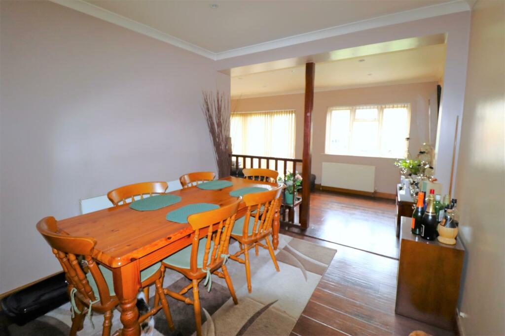 Dining Room (3).JPG
