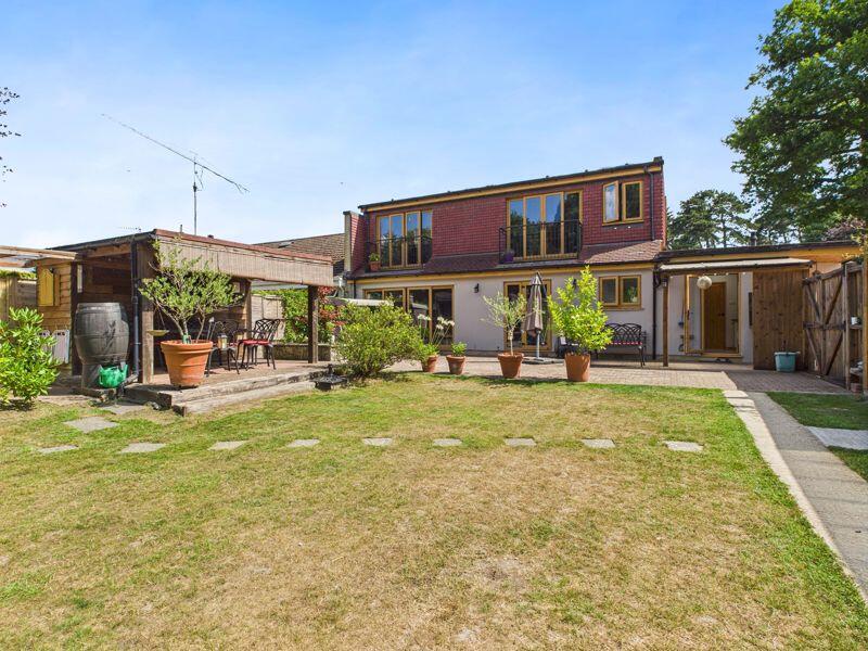 REAR ASPECT VIEW OF HOUSE