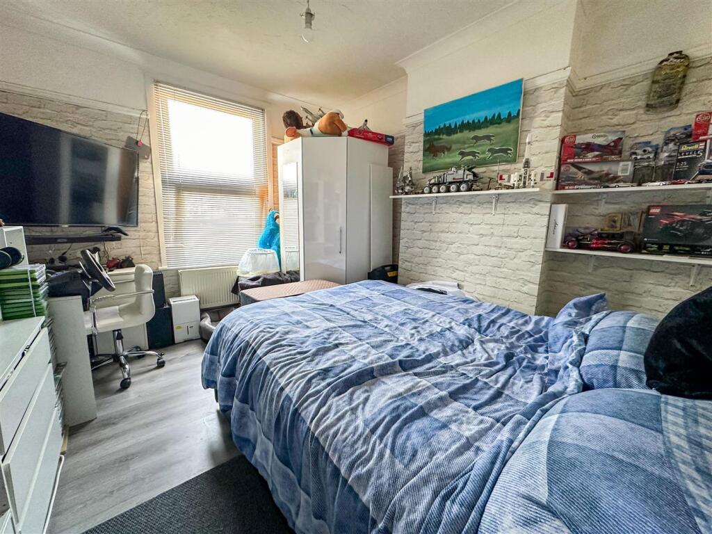 BEDROOM 3