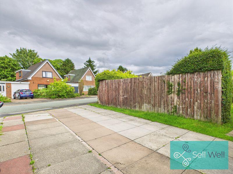 Driveway/Front Aspect