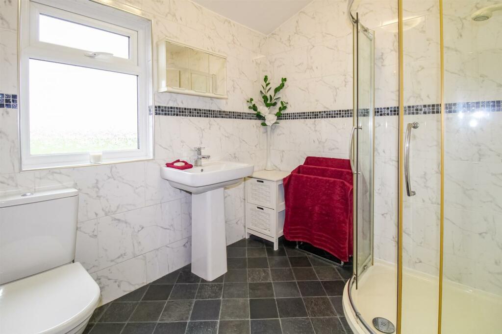 SHOWER ROOM/W.C.