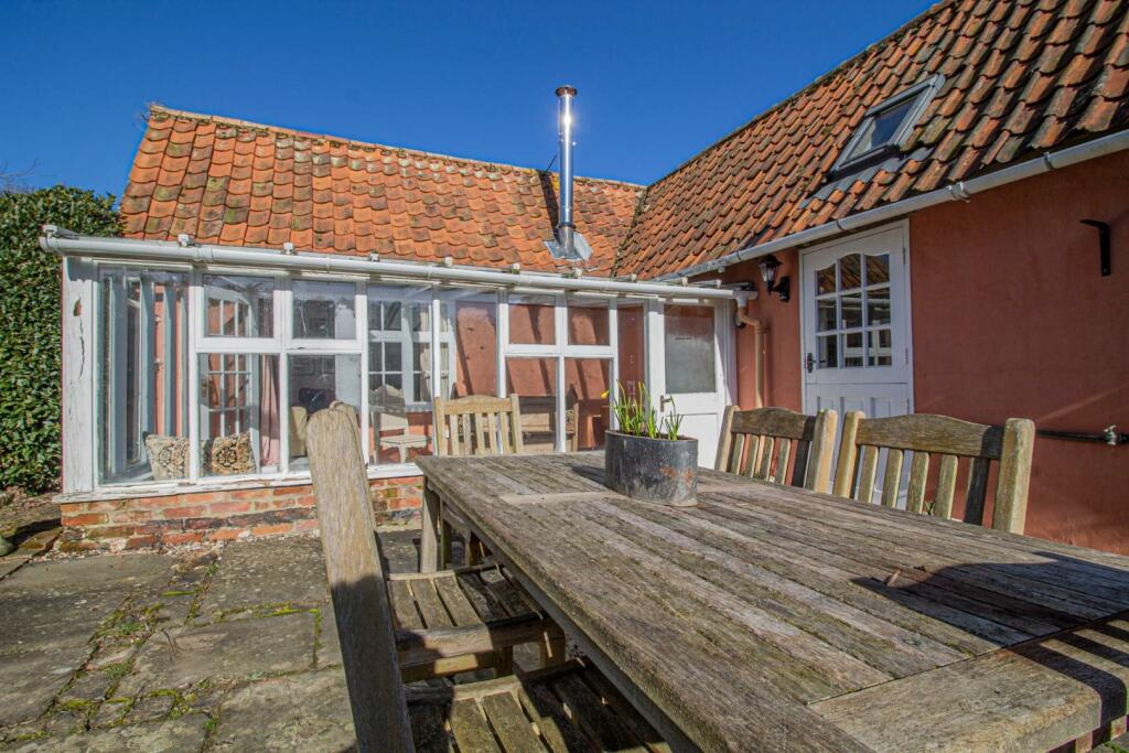 Potash Farmhouse Cottage [Sun Terrace].jpg
