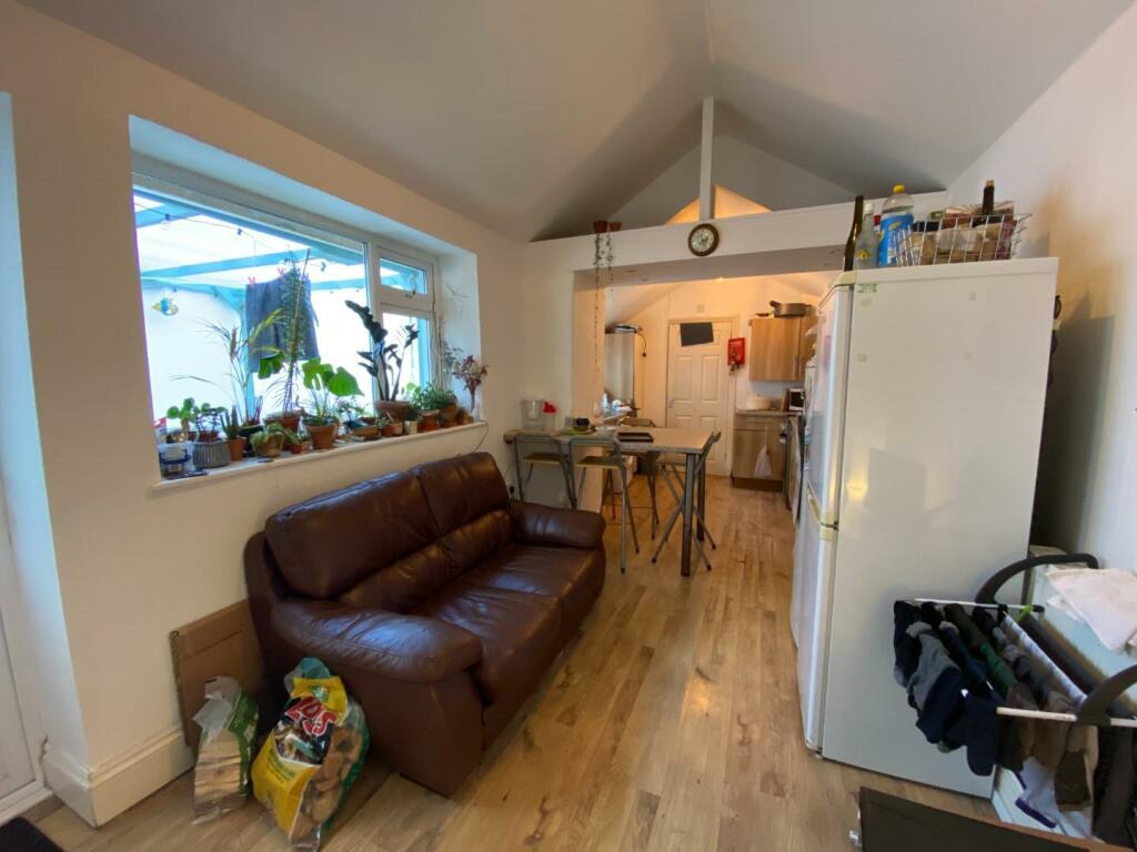 Kitchen/Lounge