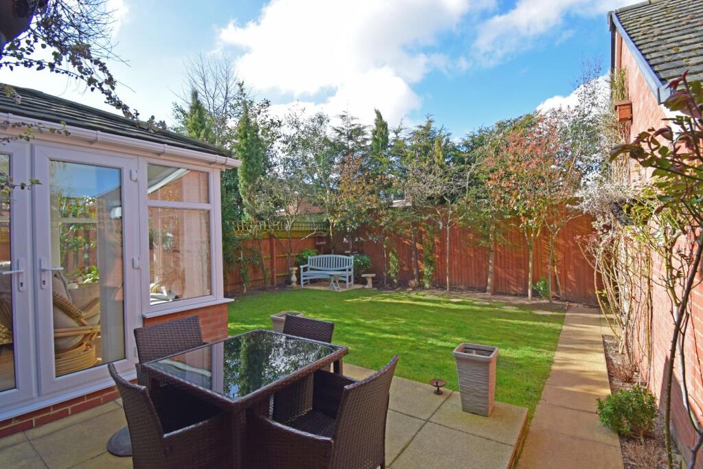 3 Hill Close, garden.jpg