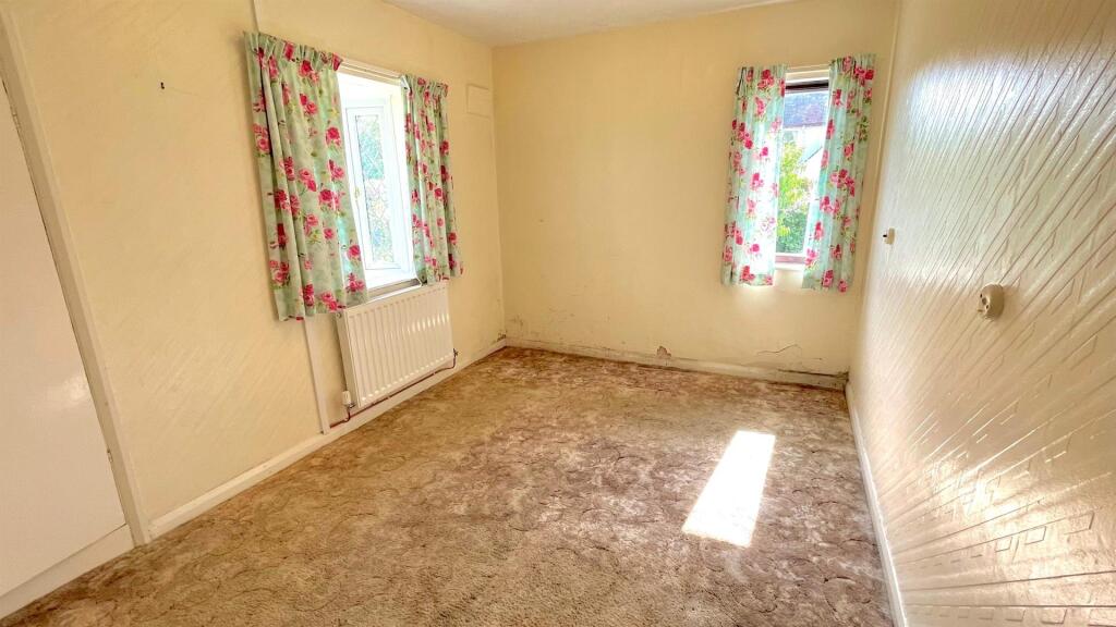 BEDROOM 1