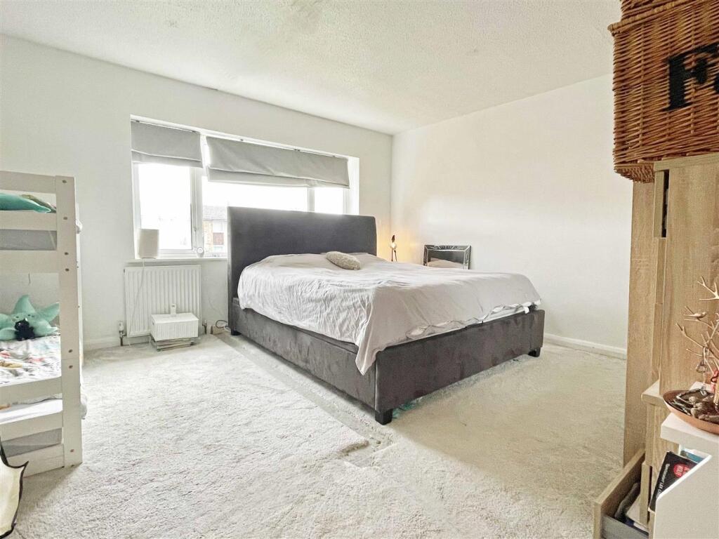 Bed6.jpg