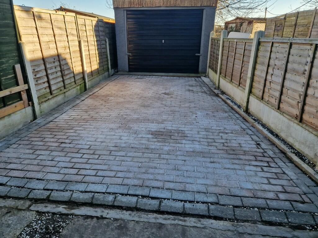 202 Aberford Road...