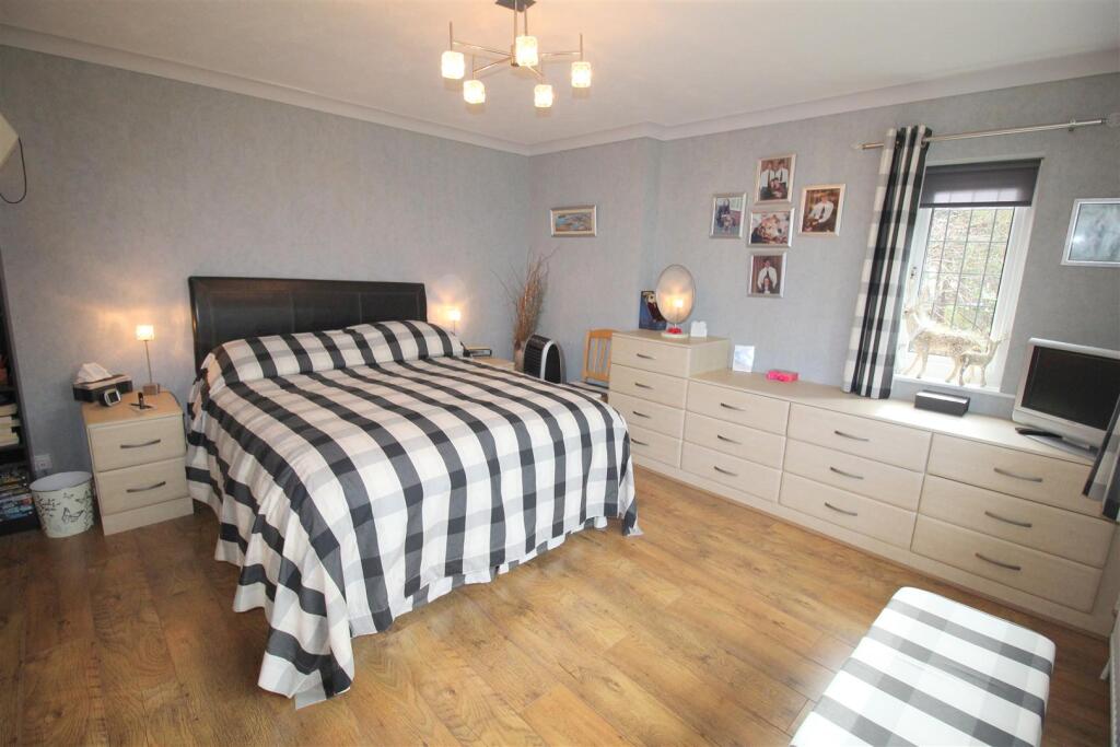 Westwood Mews, 2, bed 2 NEW.JPG