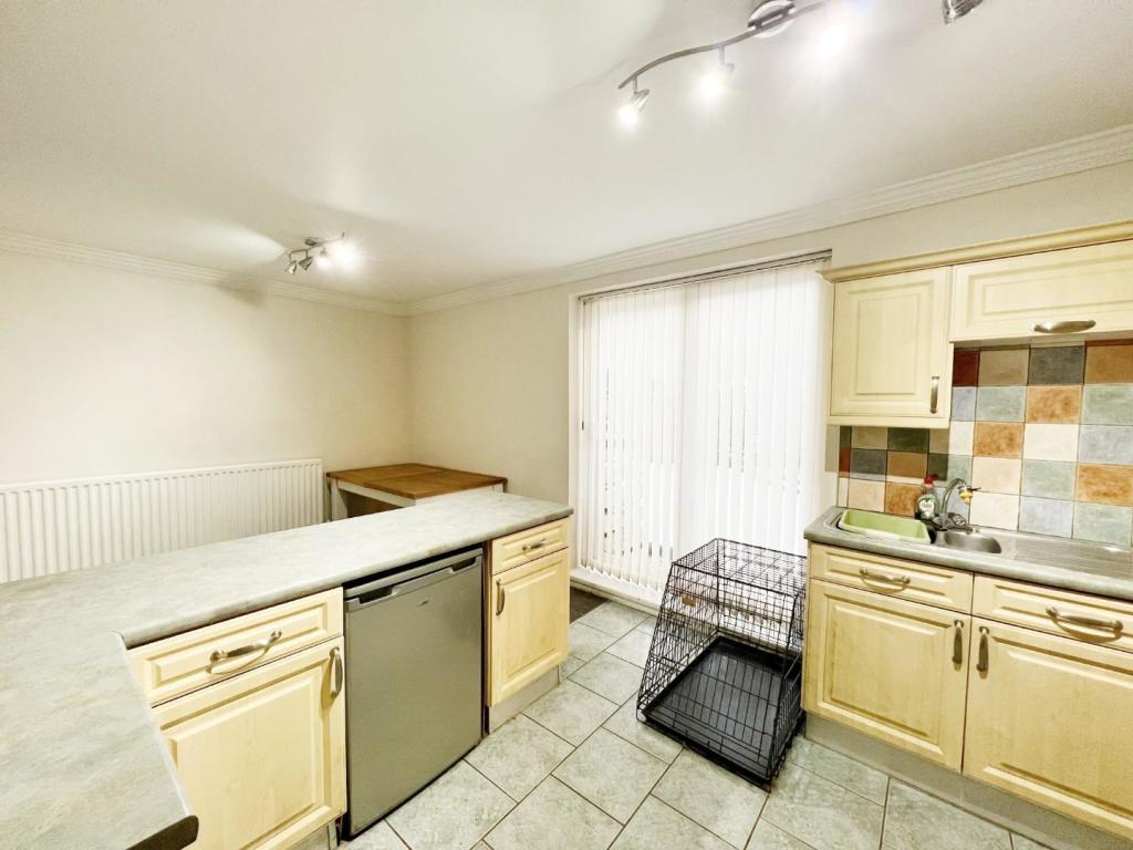 Kitchen pic 1.jpg
