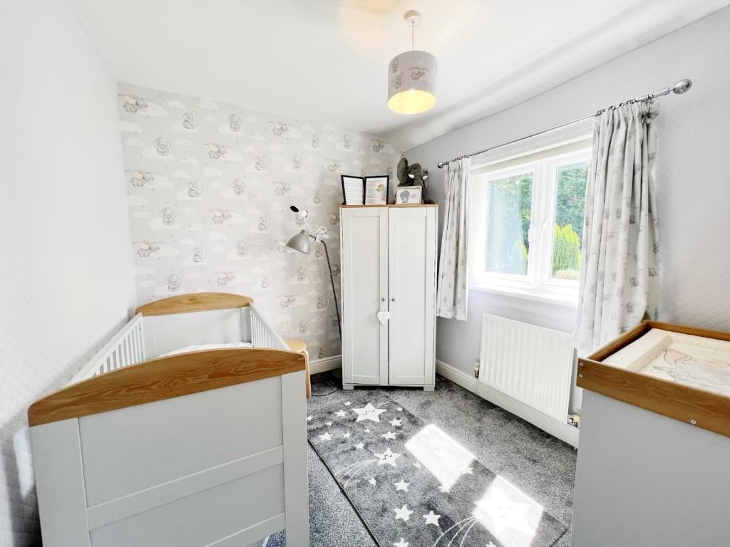 Bedroom 2 pic 1.jpg